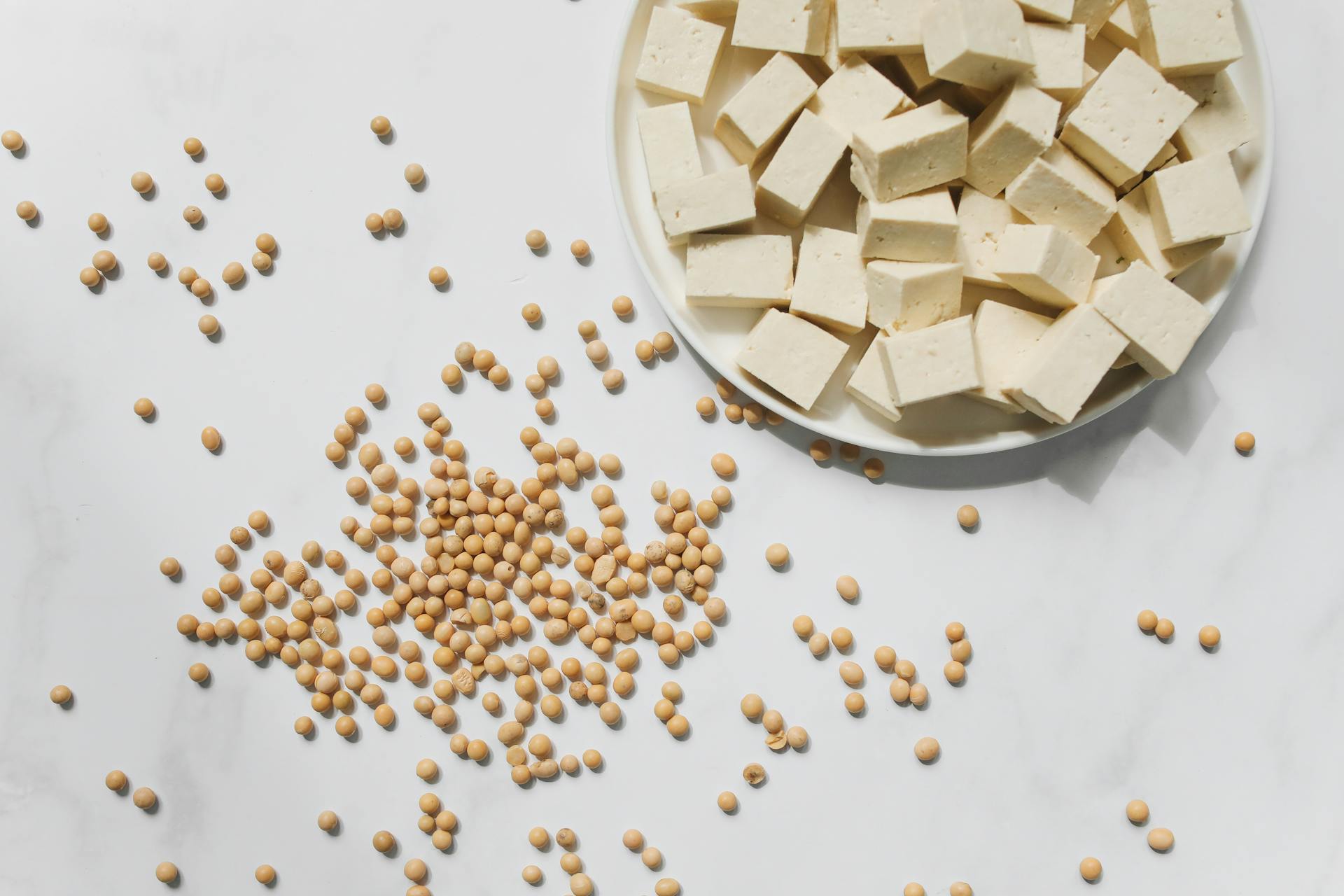 Je tofu zdravé? Nutričné hodnoty, porovnanie s mäsom + recepty s tofu